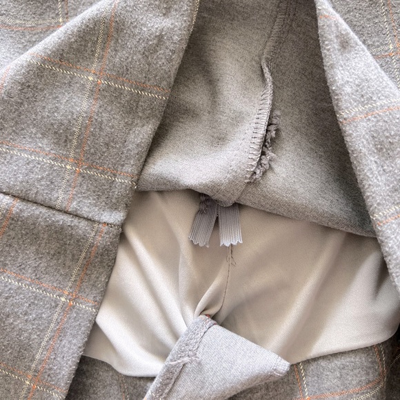 Free With Purchase !! plaid skirt in size small - Picture 5 of 5